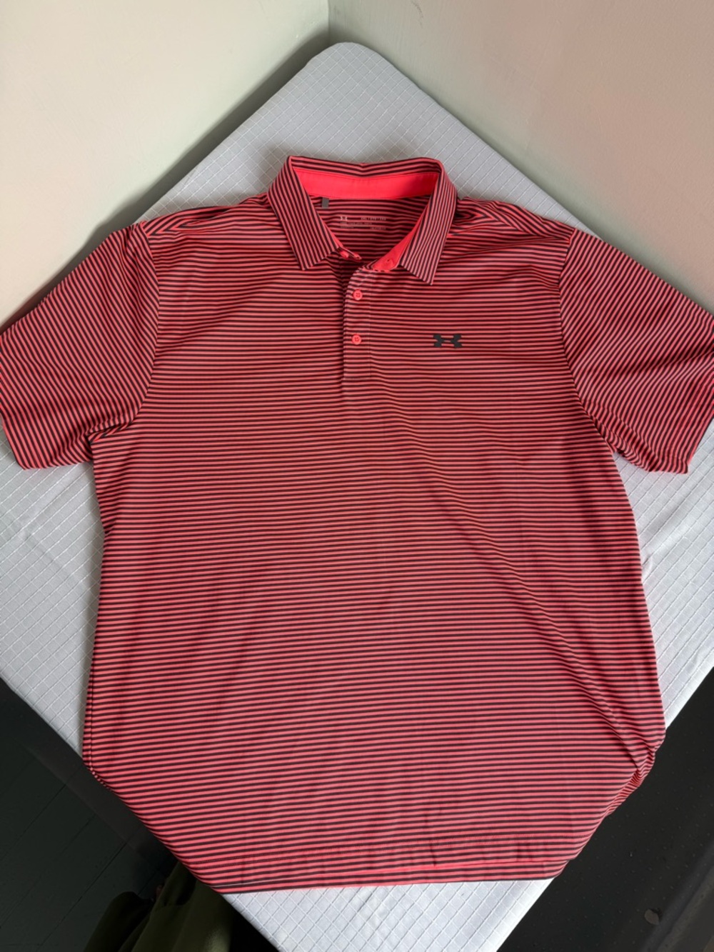 Under Armour Men's Coral and Black Striped Performance Polo Loose Fit Heatgear